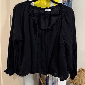 R. Vivimos Black Long Sleeve Peasant Top